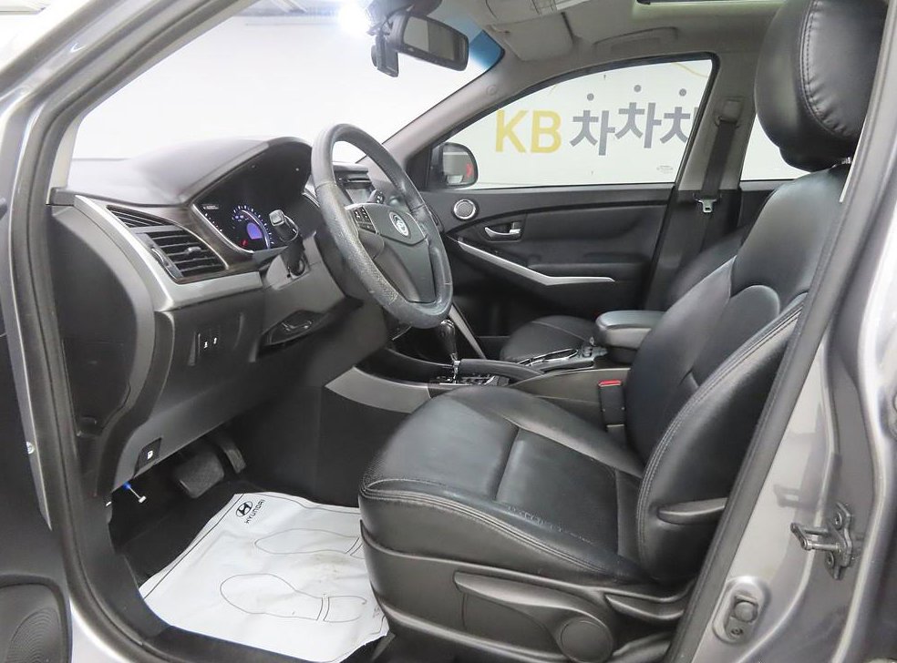KG모빌리티(쌍용)  코란도 4WD 2.0 CVT 사진 5