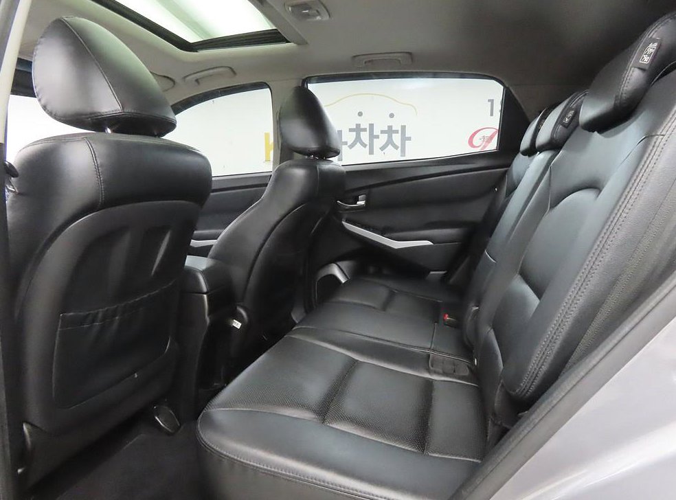 KG모빌리티(쌍용)  코란도 4WD 2.0 CVT 사진 6