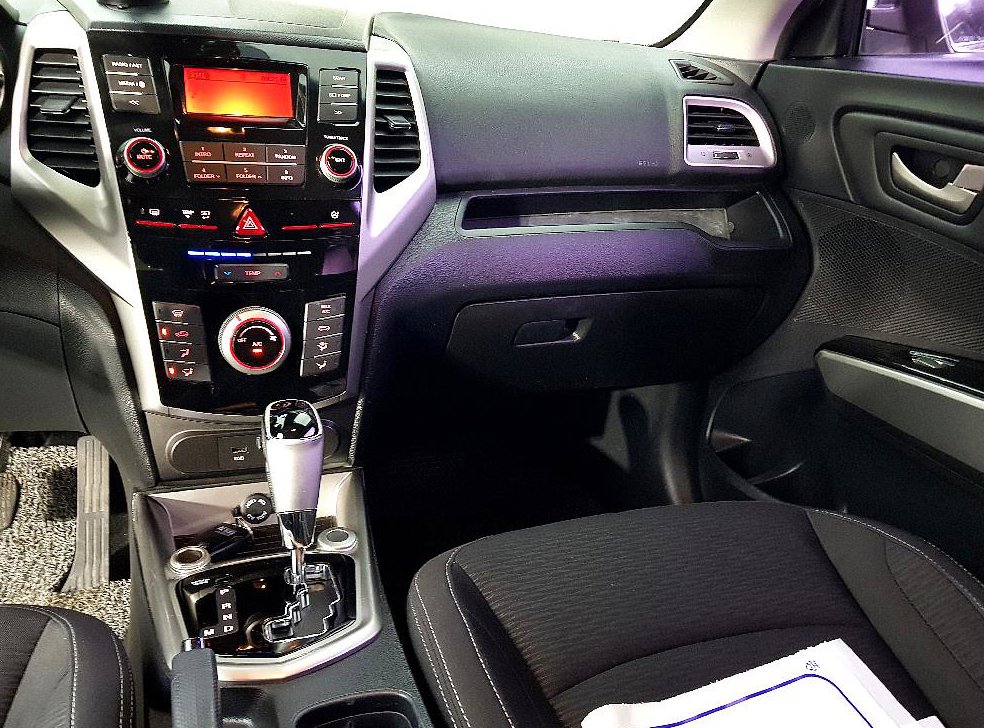 KG모빌리티(쌍용)  티볼리 가솔린 2WD 1.6 LX 사진 10