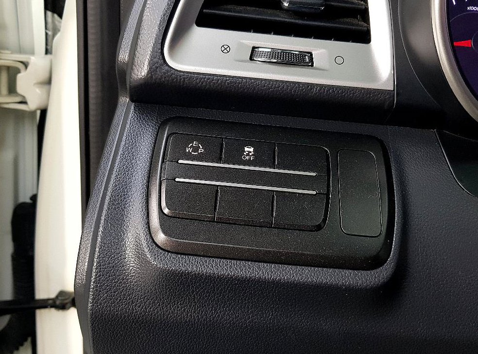 KG모빌리티(쌍용)  티볼리 가솔린 2WD 1.6 LX 사진 11