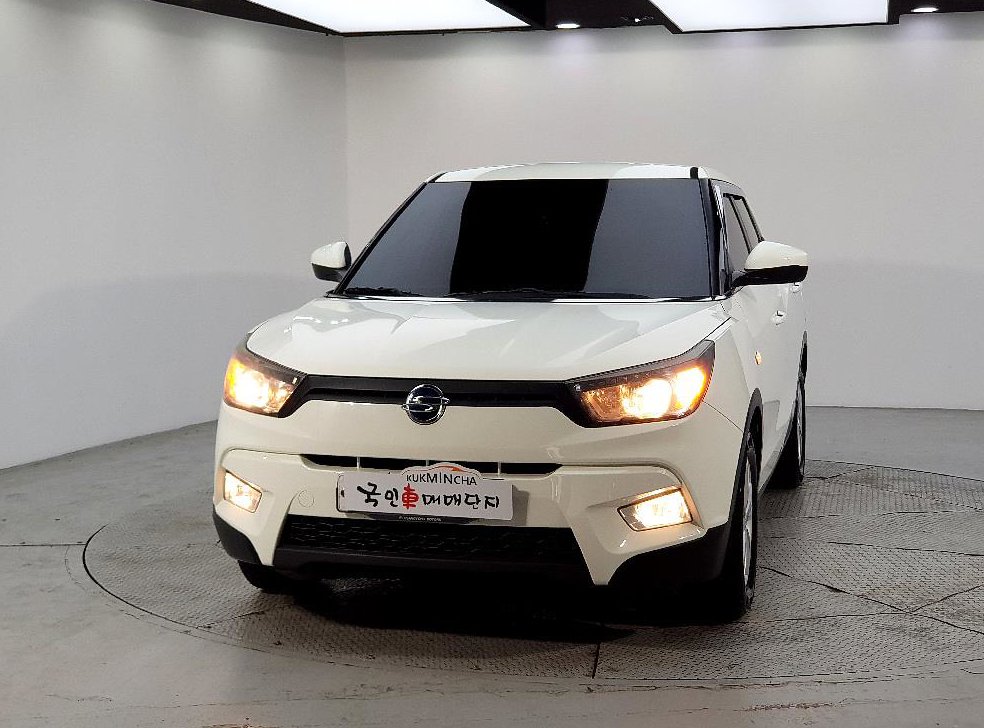 KG모빌리티(쌍용)  티볼리 가솔린 2WD 1.6 LX 사진 2