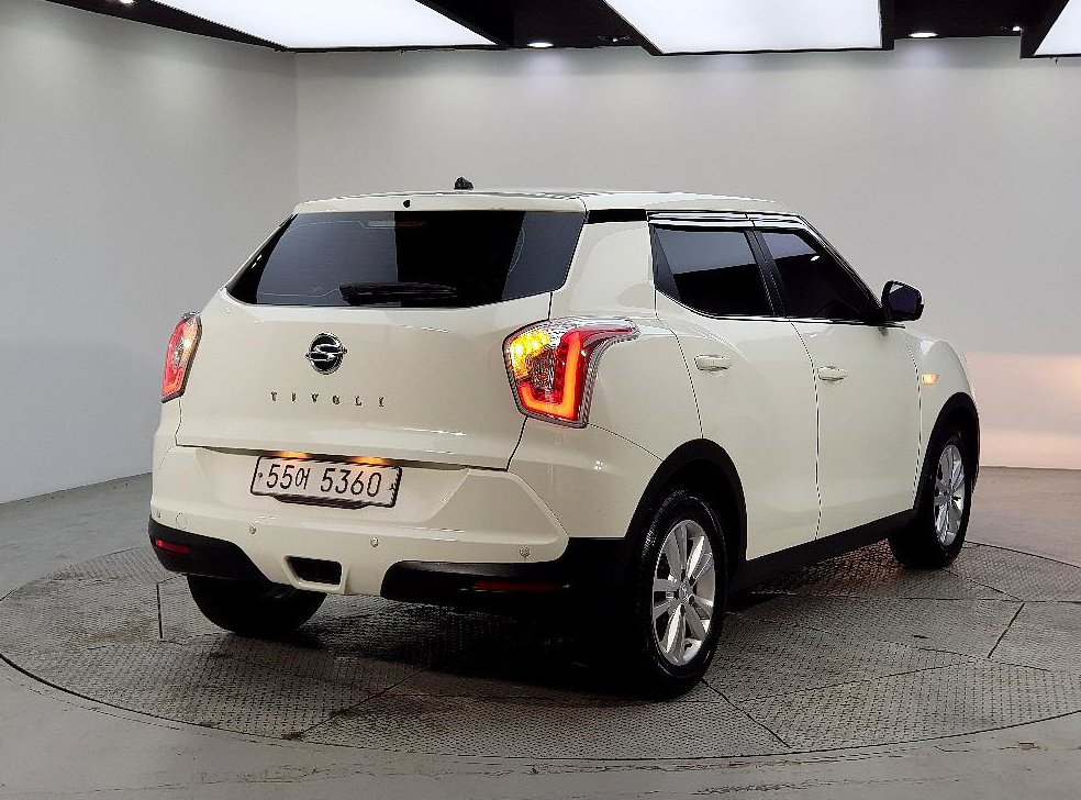 KG모빌리티(쌍용)  티볼리 가솔린 2WD 1.6 LX 사진 4