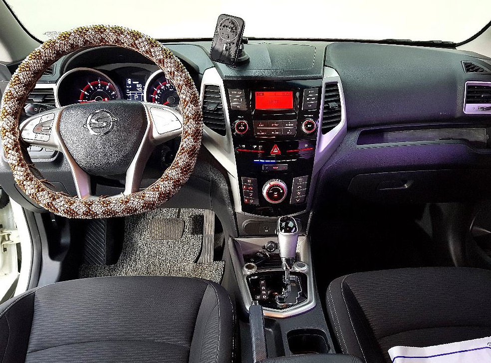 KG모빌리티(쌍용)  티볼리 가솔린 2WD 1.6 LX 사진 5