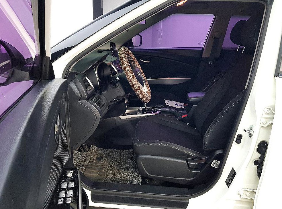 KG모빌리티(쌍용)  티볼리 가솔린 2WD 1.6 LX 사진 8
