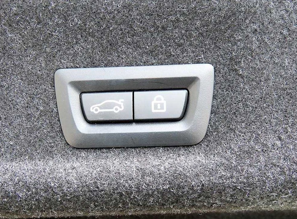 BMW 3시리즈 320i M 스포츠 사진 17
