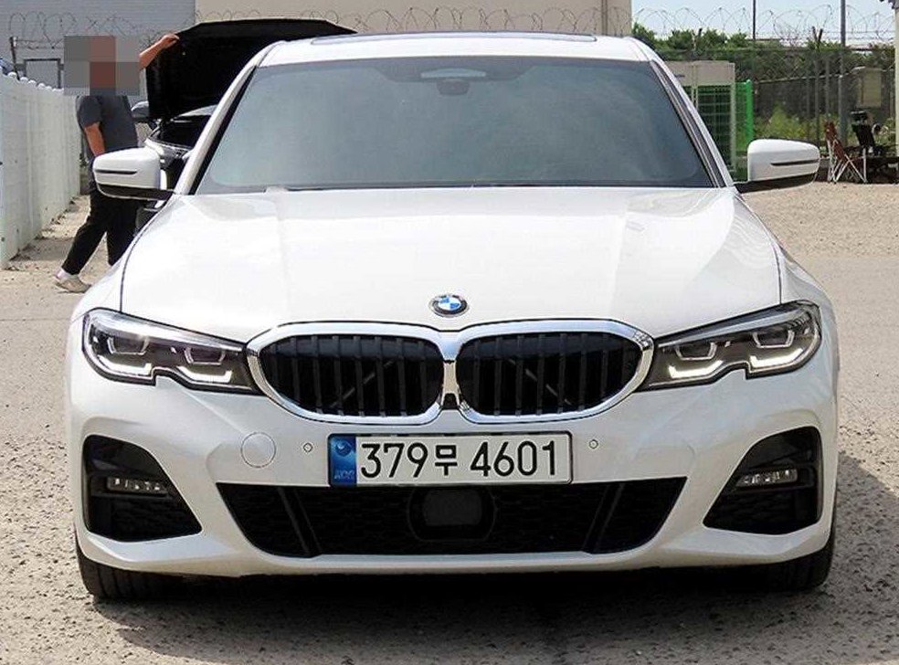 BMW 3시리즈 320i M 스포츠 사진 2