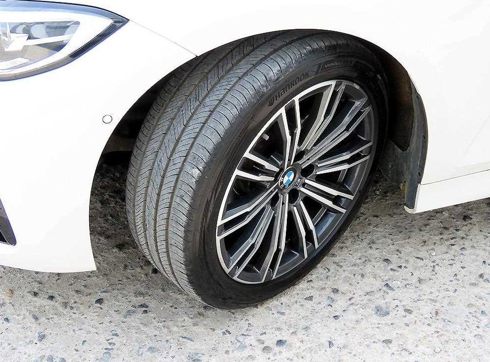 BMW 3시리즈 320i M 스포츠 사진 20