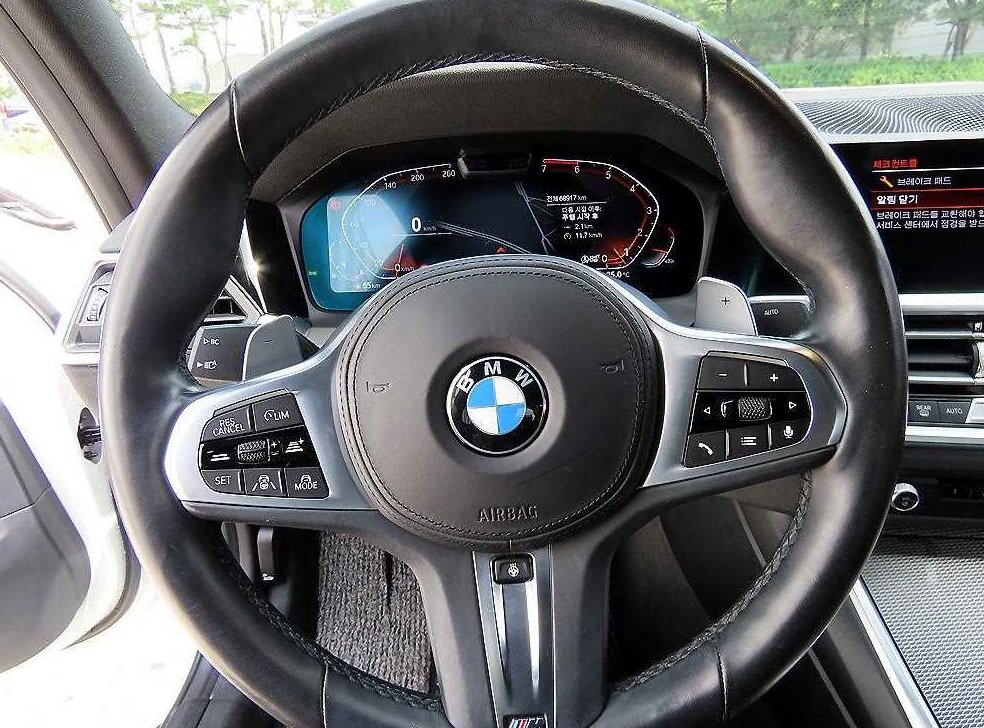 BMW 3시리즈 320i M 스포츠 사진 8
