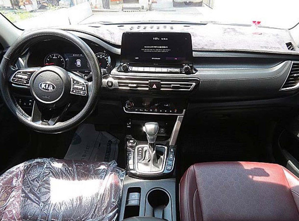 기아 셀토스 가솔린 1.6 터보 4WD 사진 5