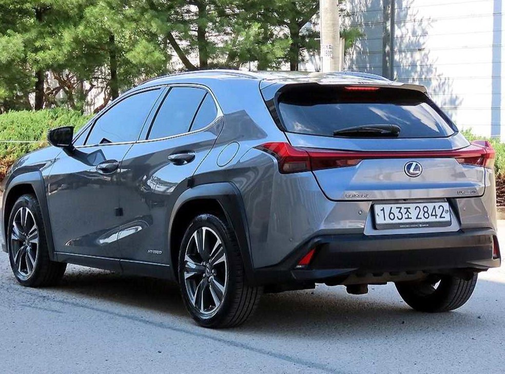 렉서스 UX 2.0 AWD 사진 3