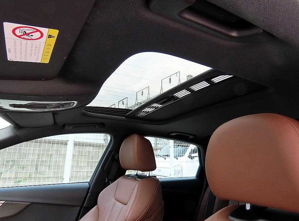 아우디 A4 40 TFSI 사진 18