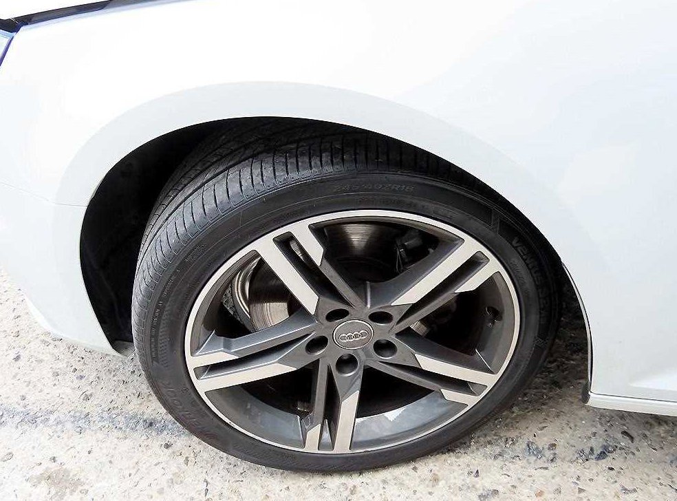 아우디 A4 40 TFSI 사진 20