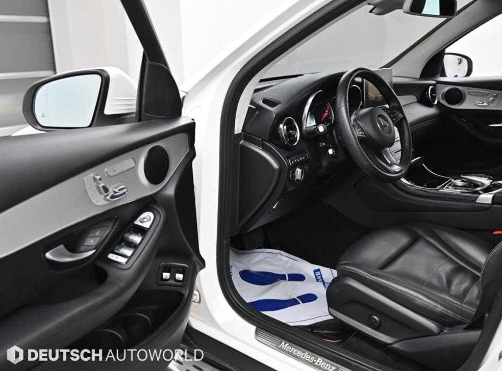 벤츠 GLC 클래스 GLC 350 e 4MATIC 사진 11