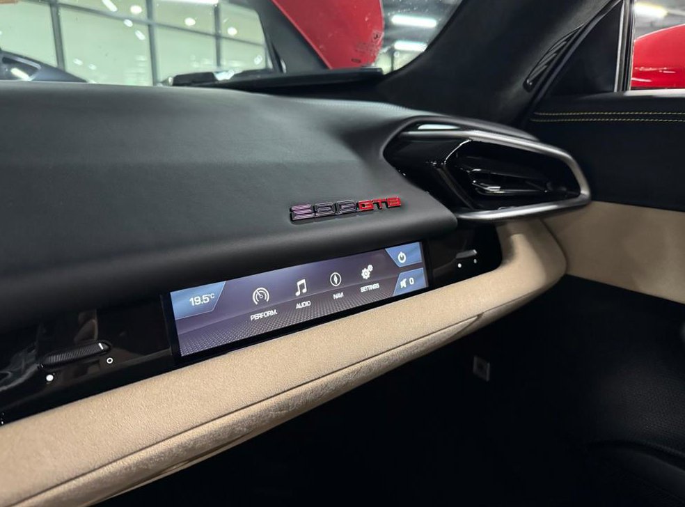 페라리 296 3.0 V6 PHEV 사진 11
