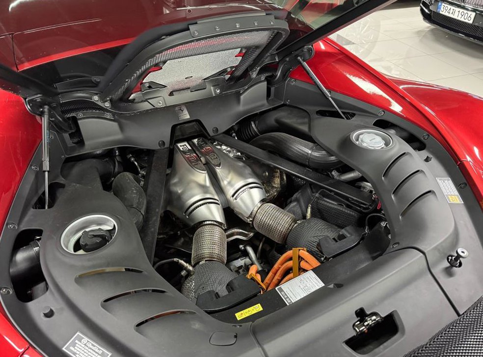 페라리 296 3.0 V6 PHEV 사진 5