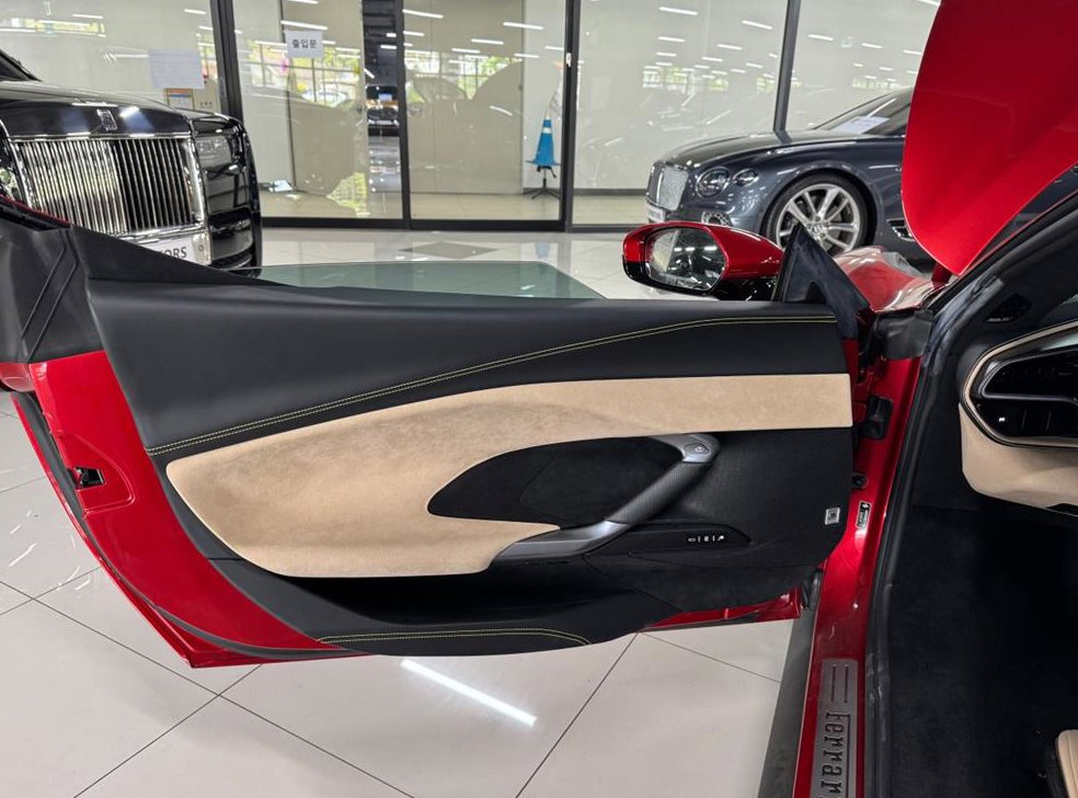 페라리 296 3.0 V6 PHEV 사진 7