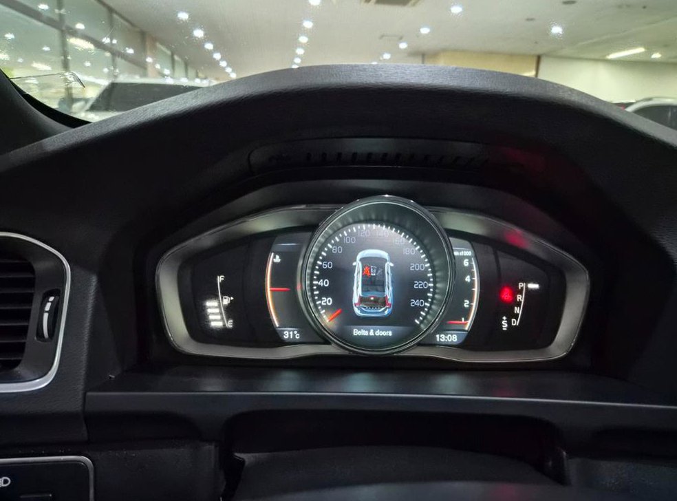볼보 V60 2.5 T5 AWD 사진 7