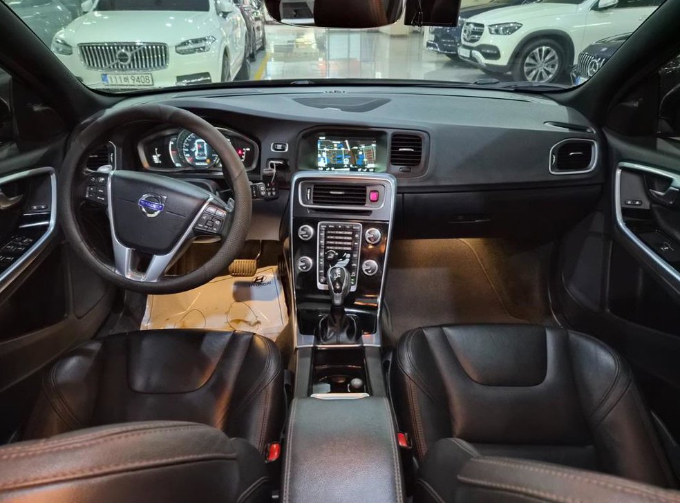 볼보 V60 2.5 T5 AWD 사진 9
