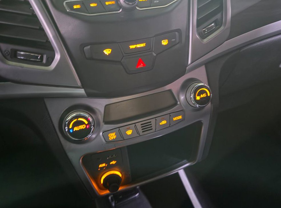KG모빌리티(쌍용)  코란도 2WD 2.2 DX 사진 12