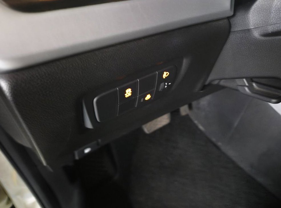 KG모빌리티(쌍용)  코란도 2WD 2.2 DX 사진 15