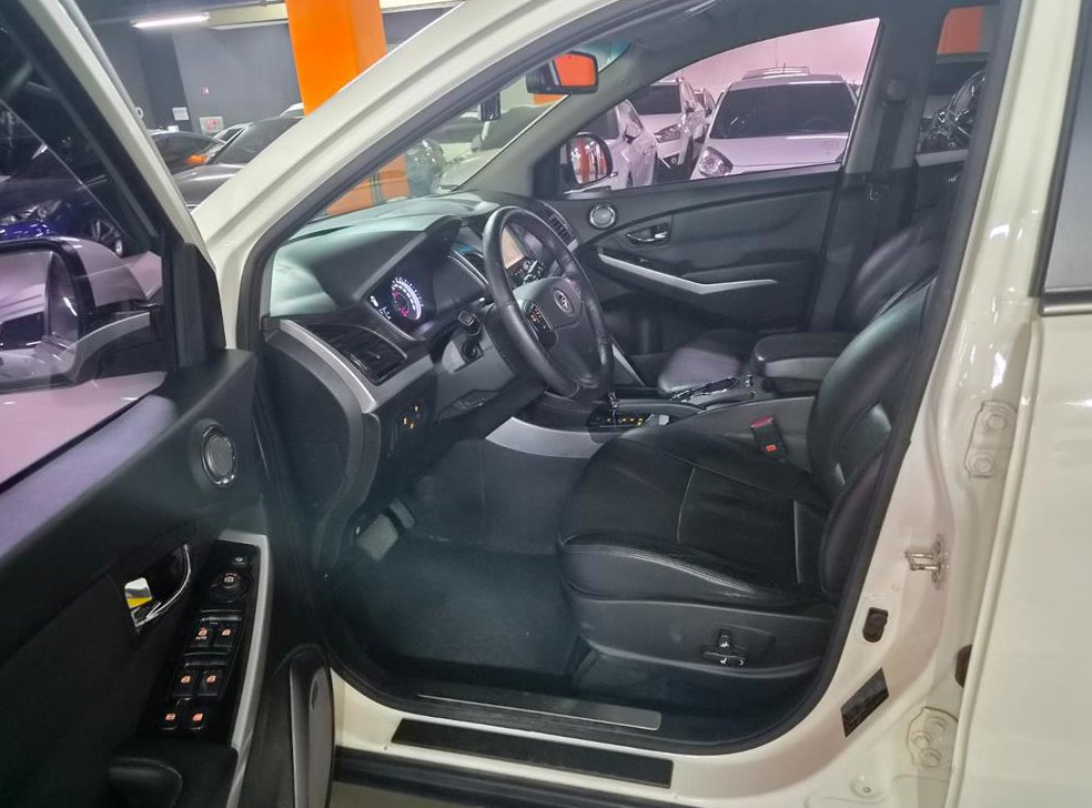 KG모빌리티(쌍용)  코란도 2WD 2.2 DX 사진 17