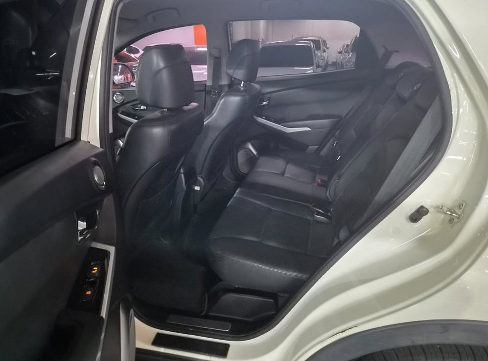 KG모빌리티(쌍용)  코란도 2WD 2.2 DX 사진 19