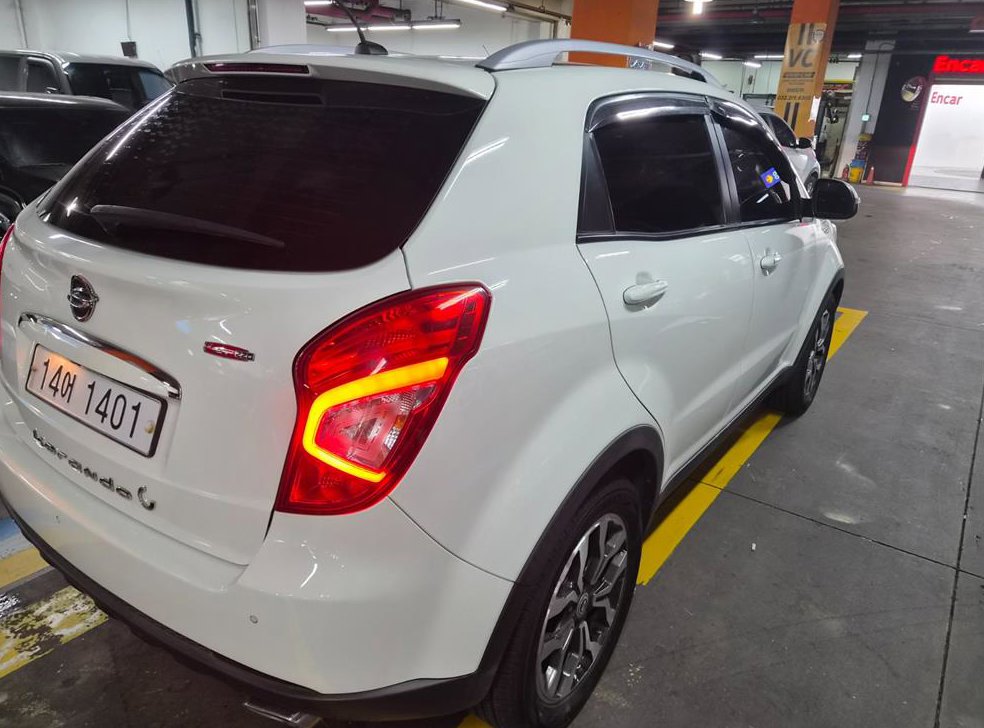 KG모빌리티(쌍용)  코란도 2WD 2.2 DX 사진 4