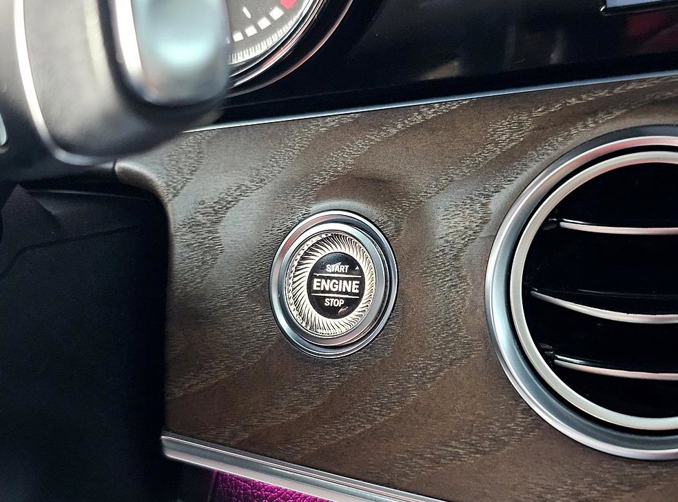 벤츠 E 클래스 E220d 익스클루시브 사진 13