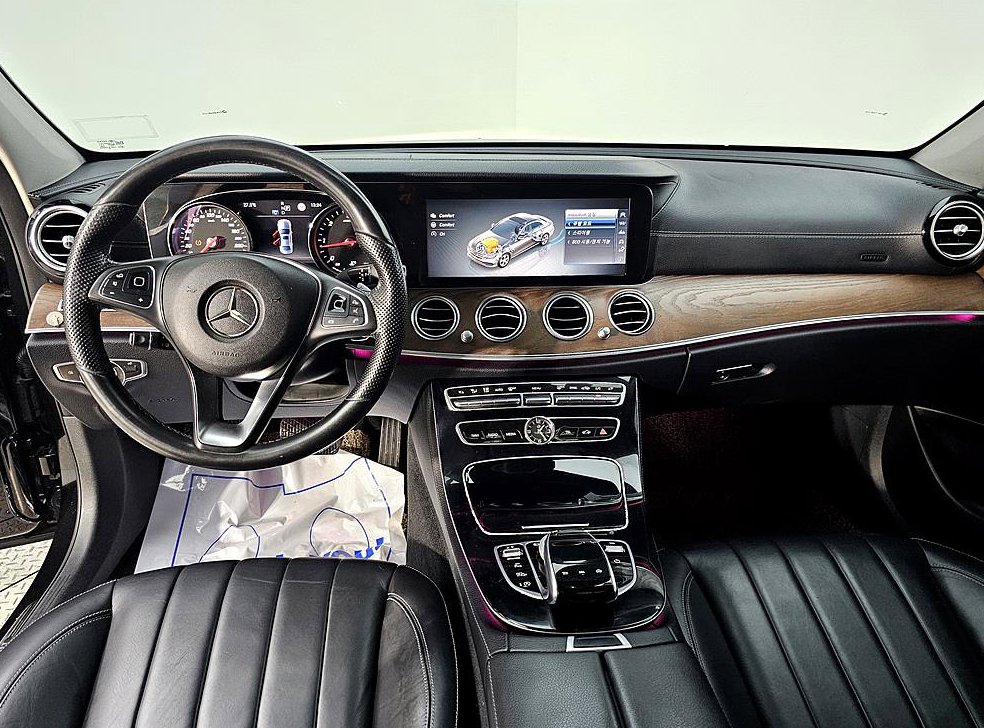 벤츠 E 클래스 E220d 익스클루시브 사진 5