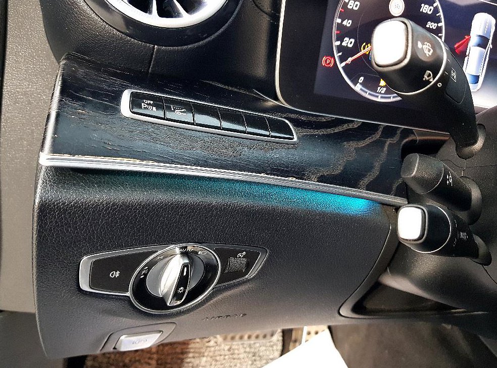 벤츠 E 클래스 E220d 쿠페 사진 11