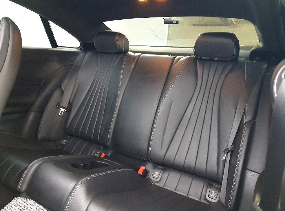 벤츠 E 클래스 E220d 쿠페 사진 9