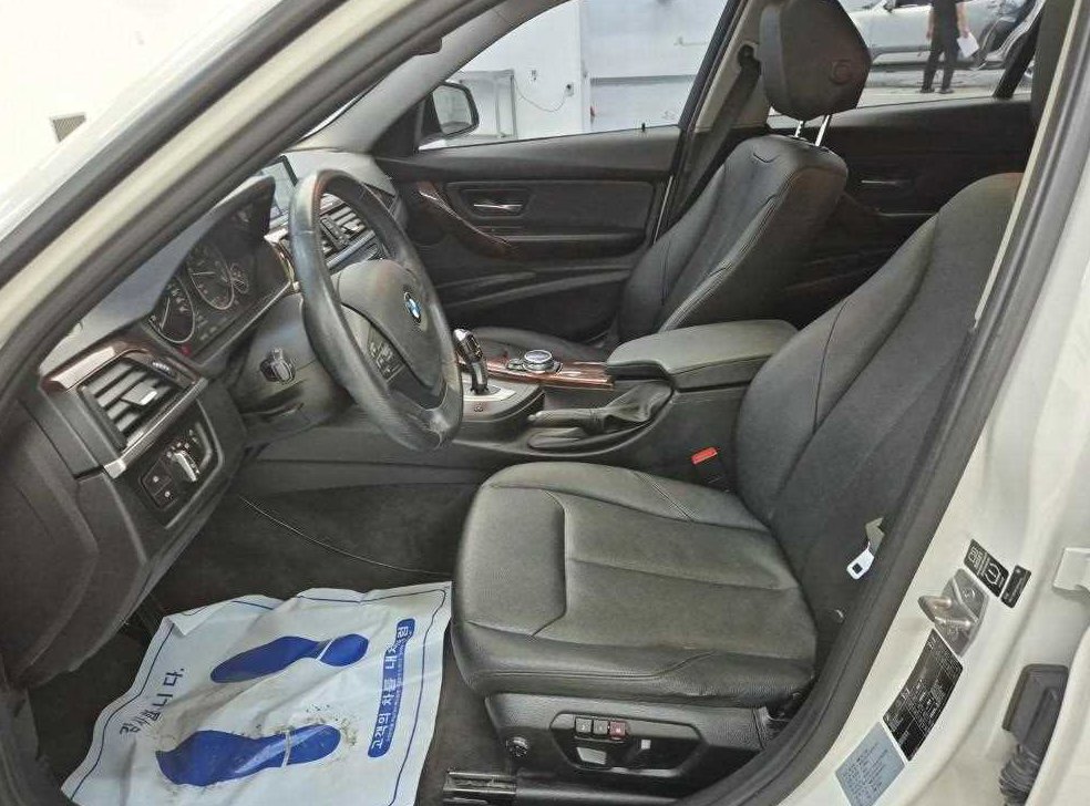 BMW 3시리즈 320d 사진 11