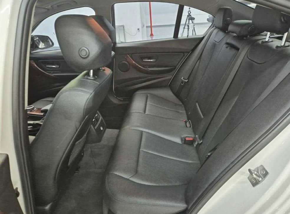BMW 3시리즈 320d 사진 12