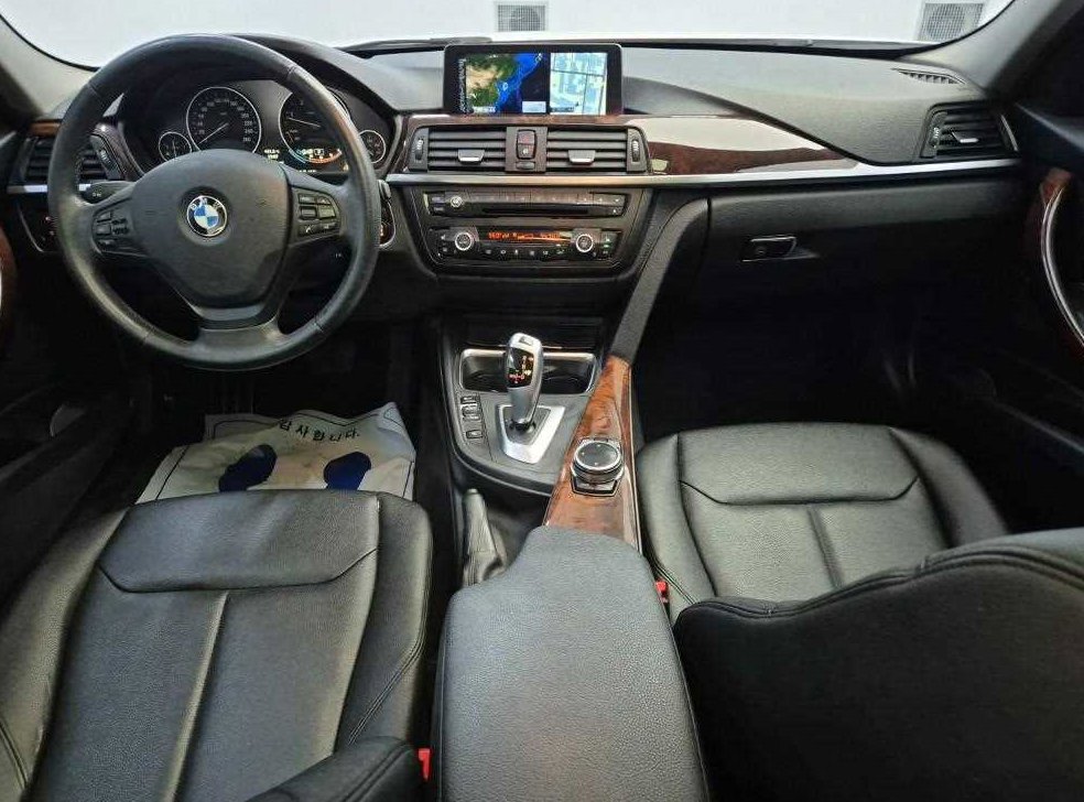 BMW 3시리즈 320d 사진 7