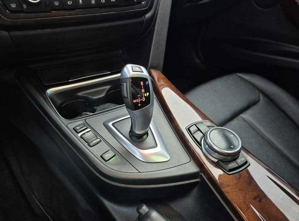 BMW 3시리즈 320d 사진 8