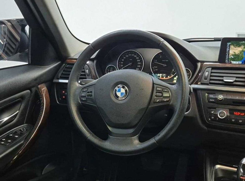 BMW 3시리즈 320d 사진 9