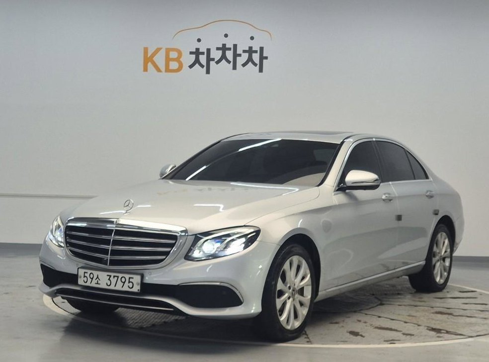 벤츠 E 클래스 E300 4MATIC 익스클루시브