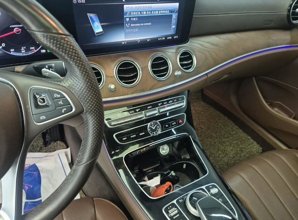 벤츠 E 클래스 E300 4MATIC 익스클루시브 사진 10