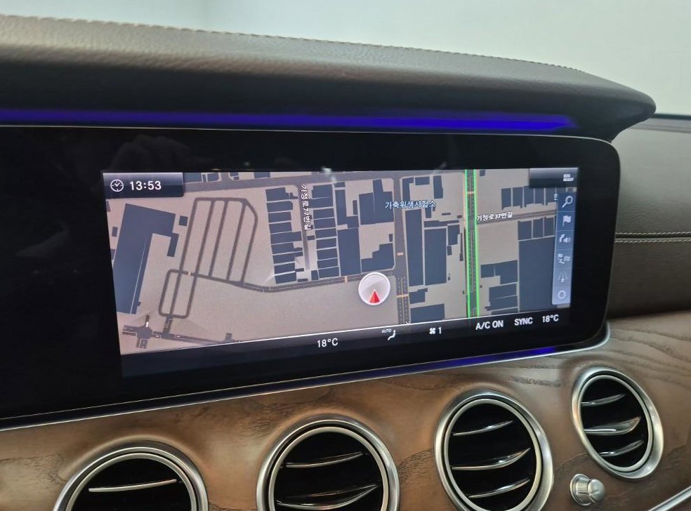 벤츠 E 클래스 E300 4MATIC 익스클루시브 사진 14