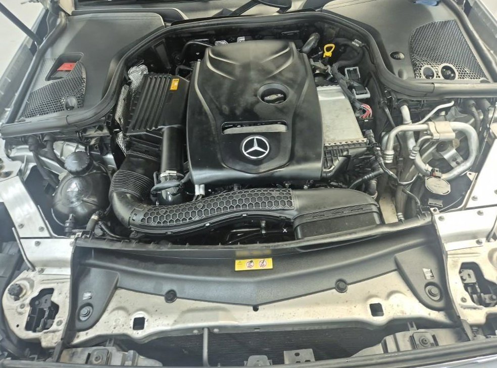 벤츠 E 클래스 E300 4MATIC 익스클루시브 사진 5