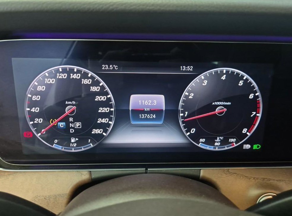 벤츠 E 클래스 E300 4MATIC 익스클루시브 사진 6
