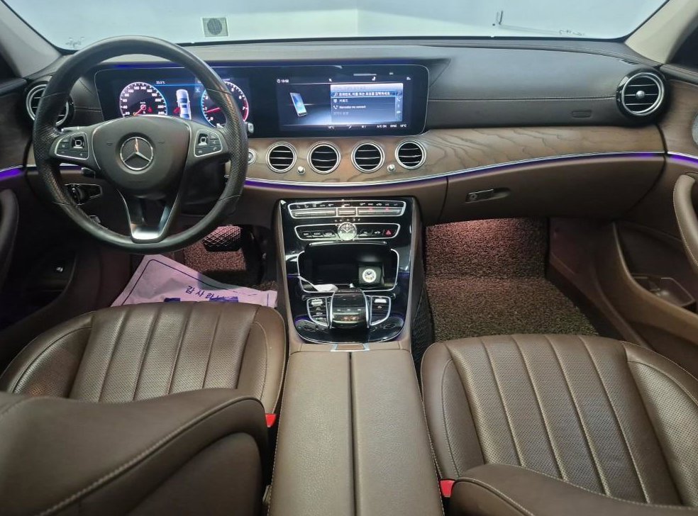 벤츠 E 클래스 E300 4MATIC 익스클루시브 사진 7