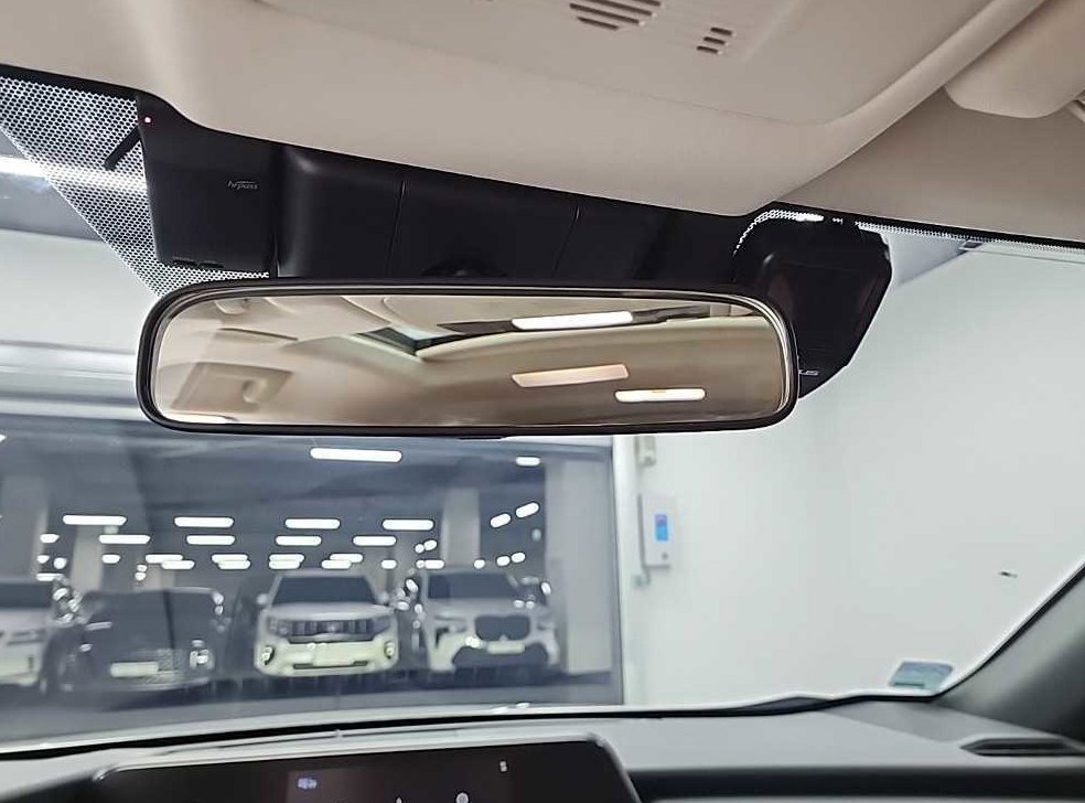 렉서스 UX 300e 사진 18