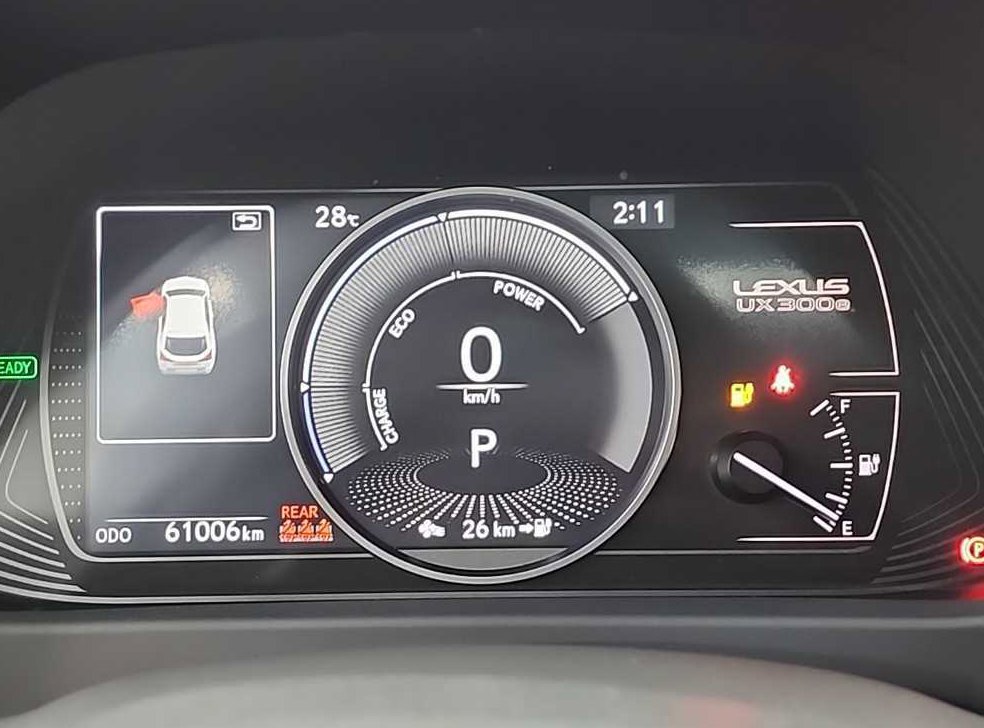 렉서스 UX 300e 사진 6