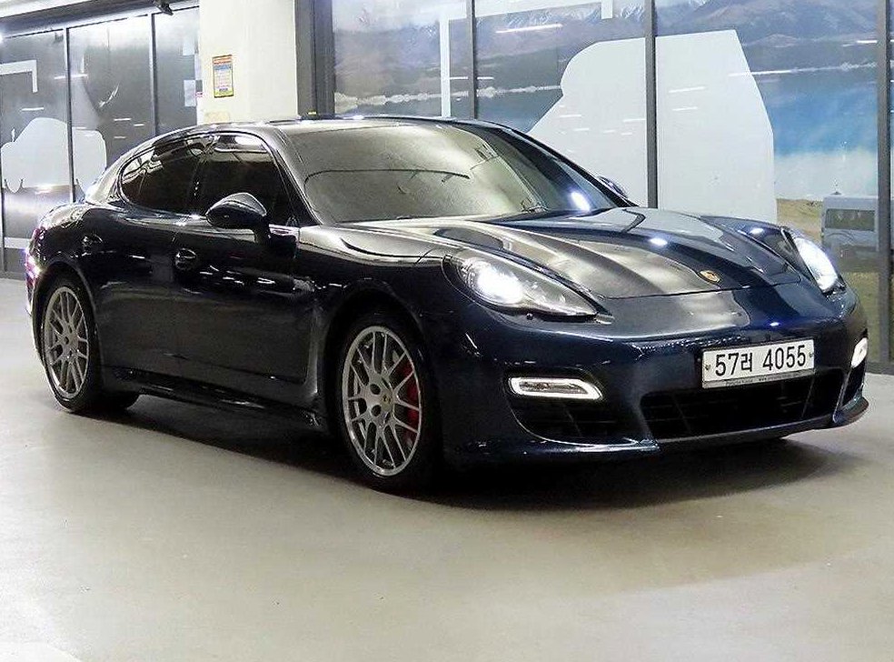 포르쉐 파나메라 4.8 GTS