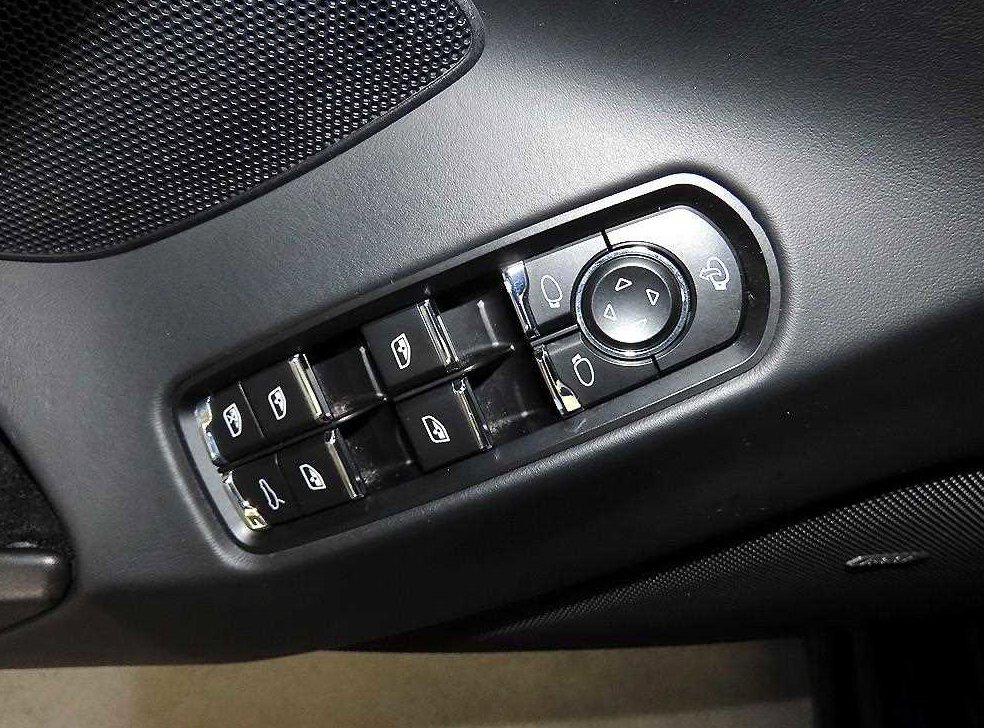 포르쉐 파나메라 4.8 GTS 사진 12