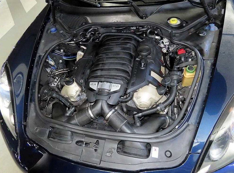 포르쉐 파나메라 4.8 GTS 사진 19
