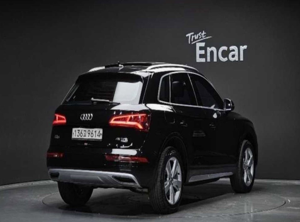 아우디 Q5 45 TFSI 콰트로 프리미엄 사진 2