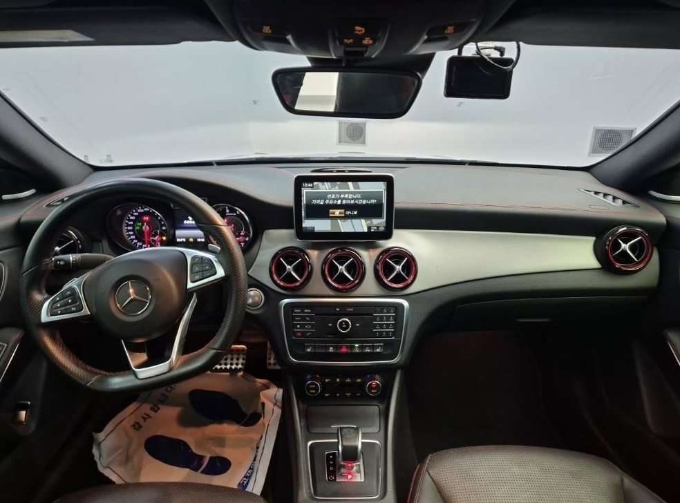 벤츠 CLA 클래스 CLA 45 AMG 4MATIC 사진 7