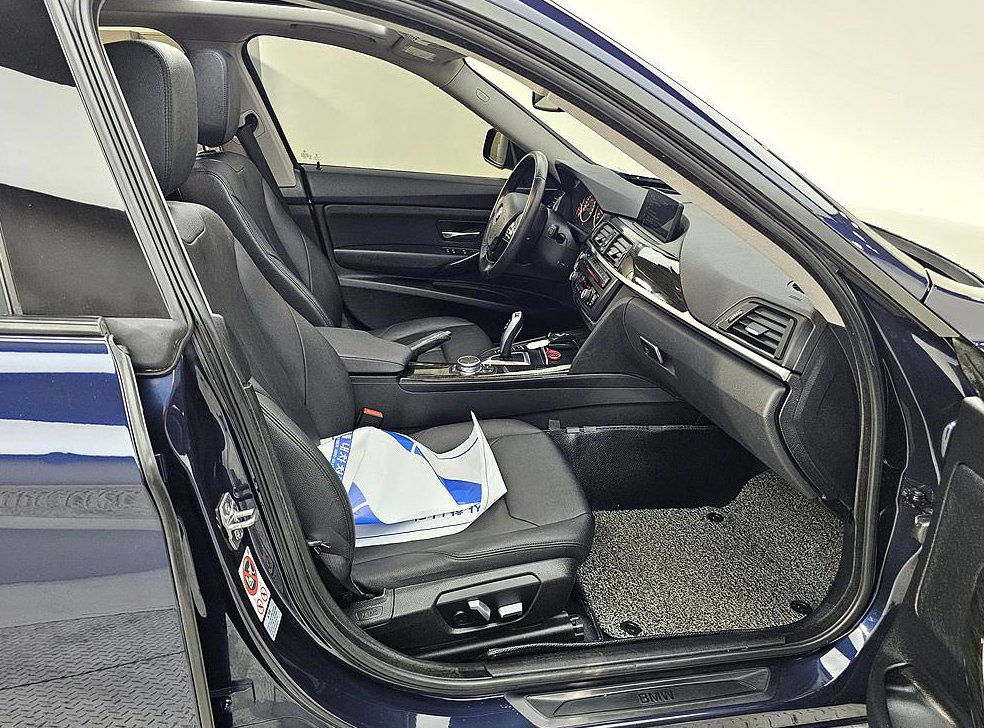 BMW 그란투리스모 GT 320D xDrive 사진 11